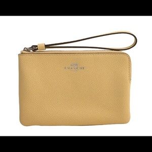 🆕 Coach LEATHER CORNER ZIP WRISTLET WALLET